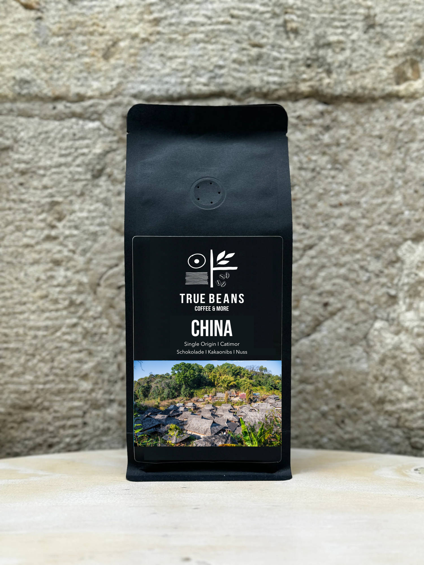Kaffee aus China von True Beans – Single Origin Arabica der Varietät Catimor aus Yunnan mit Noten von Schokolade, Kakaonibs und Nuss.